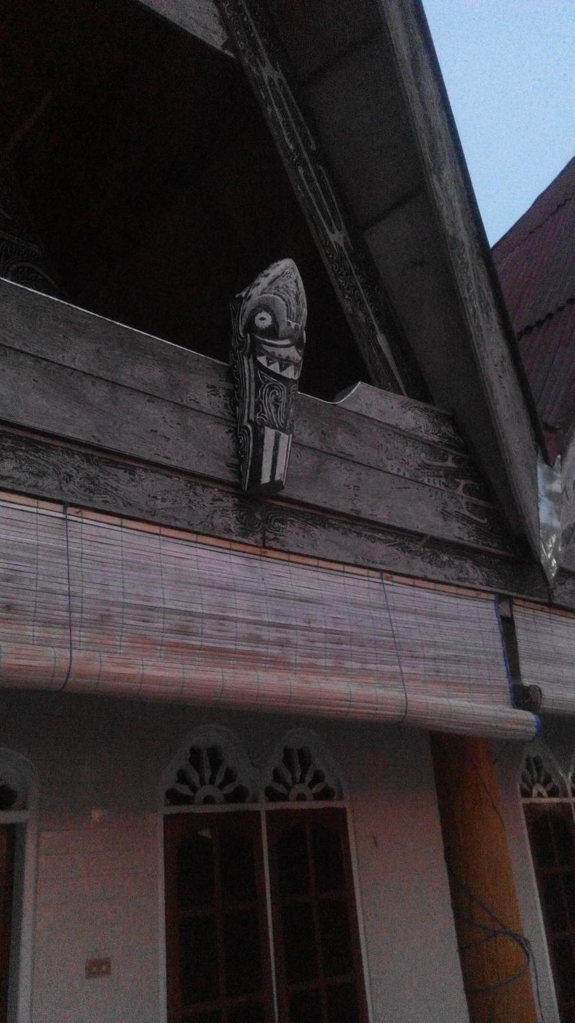 Melissa Palace Hotel And Karaoke Parapat Exterior photo